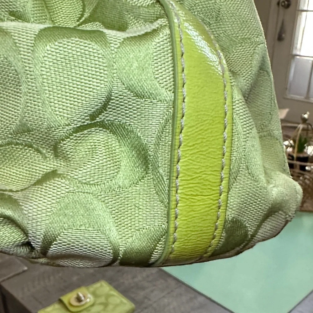 Coach Green Shoulder Bag - Picture 7 of 16